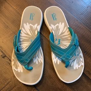Clarks size 11 womens teal cloudstepper flip flop